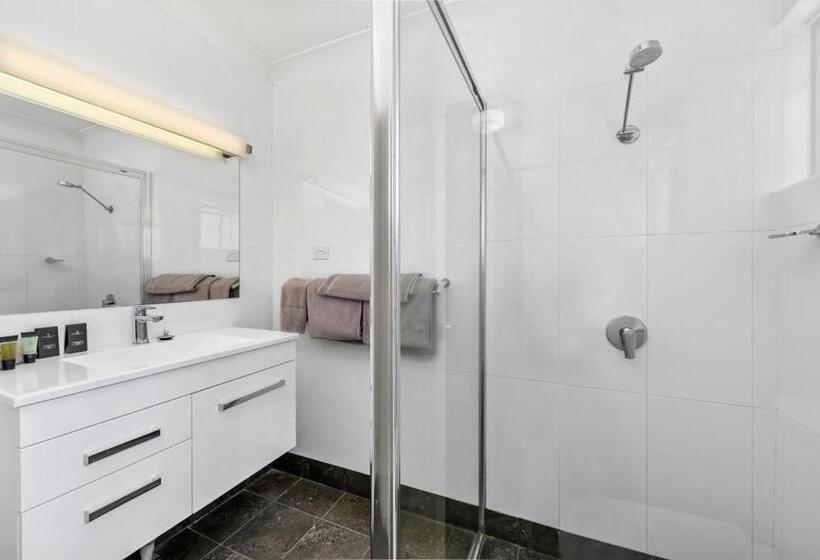 سوئیت پریمیوم, Quality Inn Ashby House Tamworth