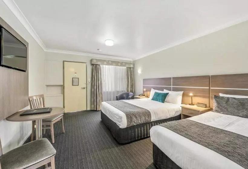 سوئیت پریمیوم, Quality Inn Ashby House Tamworth