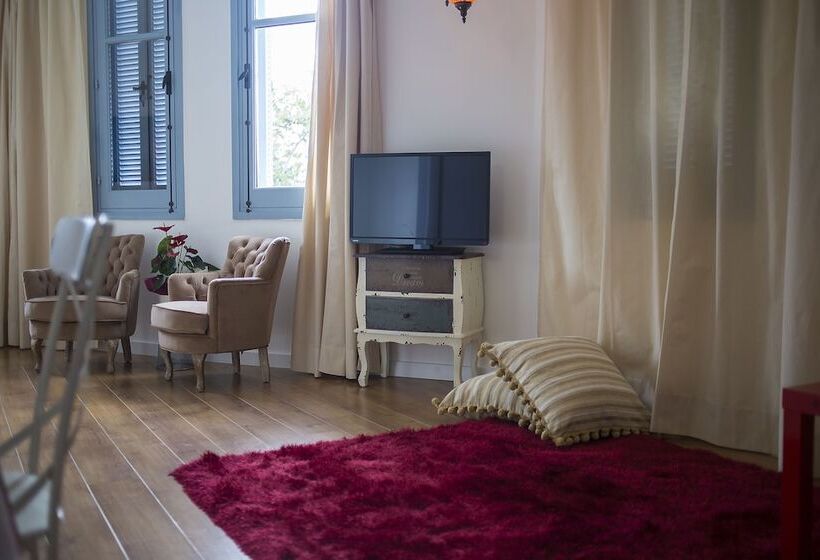 Monolocale Deluxe, Operetta House