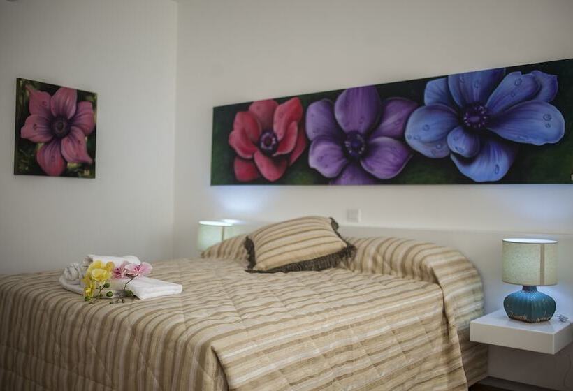 Monolocale Deluxe, Operetta House