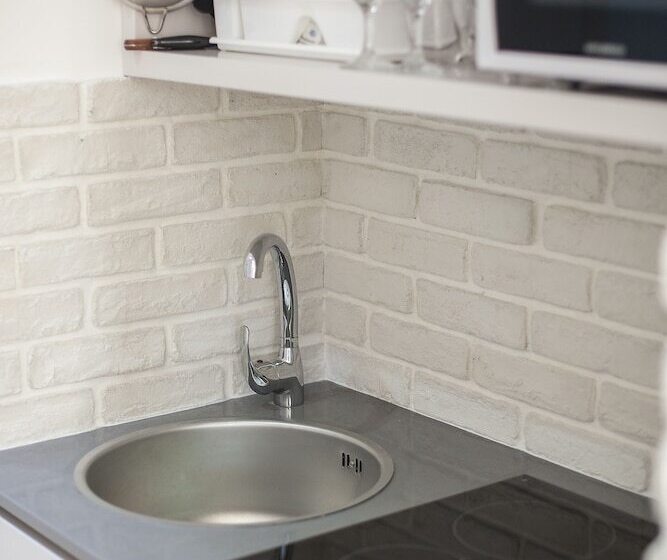 Monolocale Deluxe, Operetta House