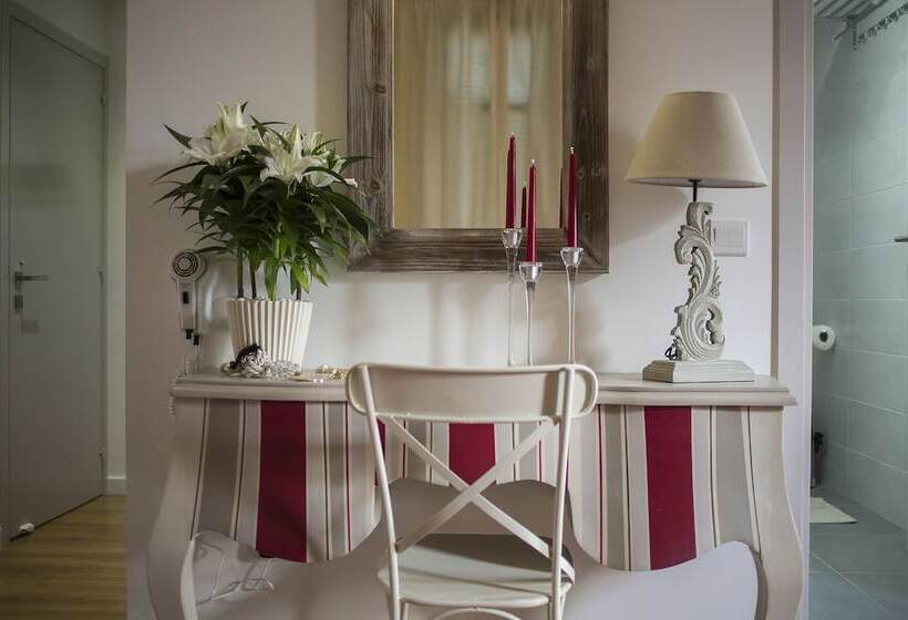 Monolocale Deluxe, Operetta House