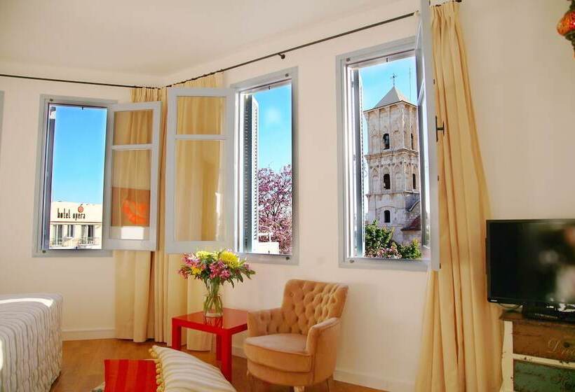 Monolocale Deluxe, Operetta House