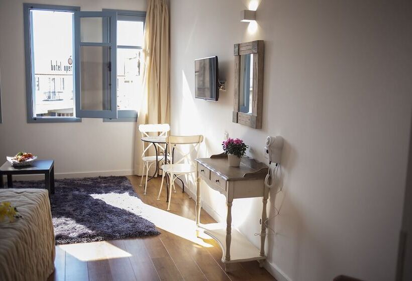 Monolocale Deluxe, Operetta House