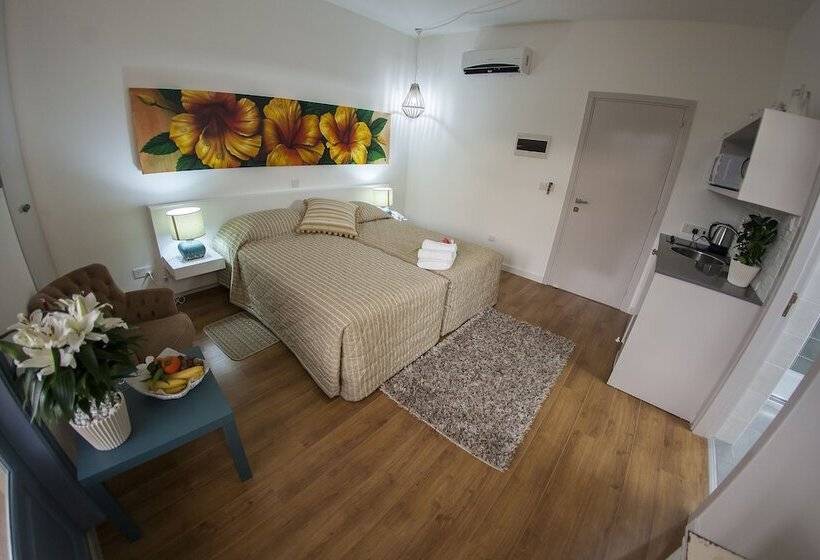 Monolocale Deluxe, Operetta House