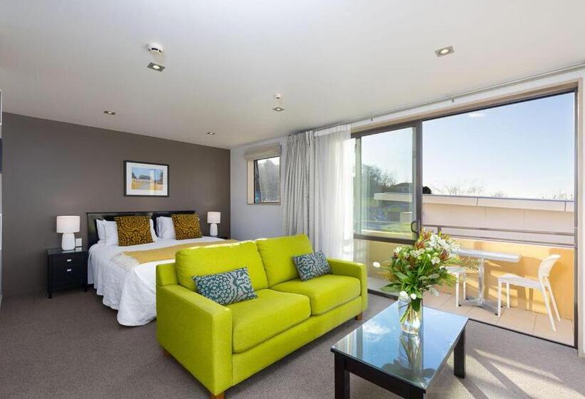 管理人员工作室, Palazzo Motor Lodge