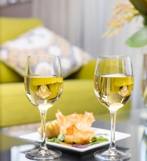 管理人员工作室, Palazzo Motor Lodge