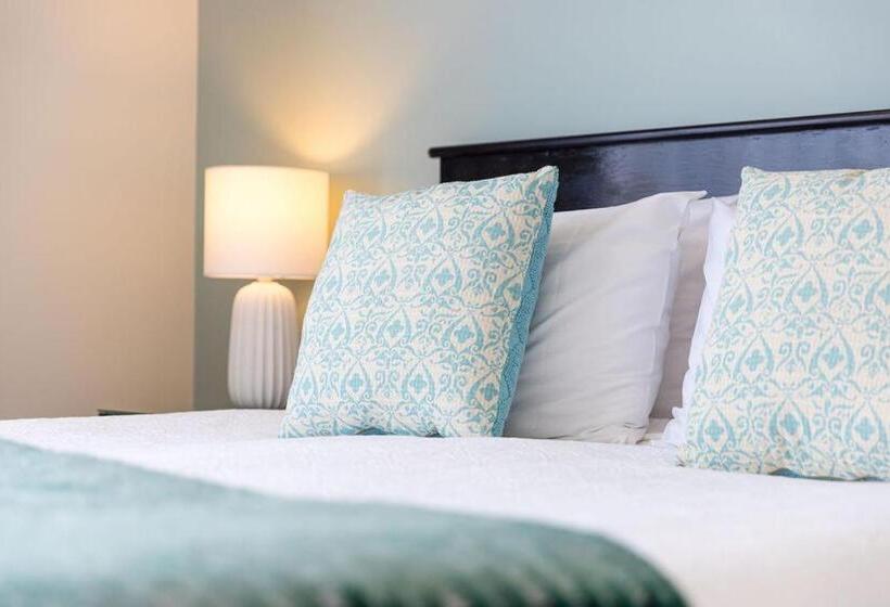 标准工作室, Palazzo Motor Lodge