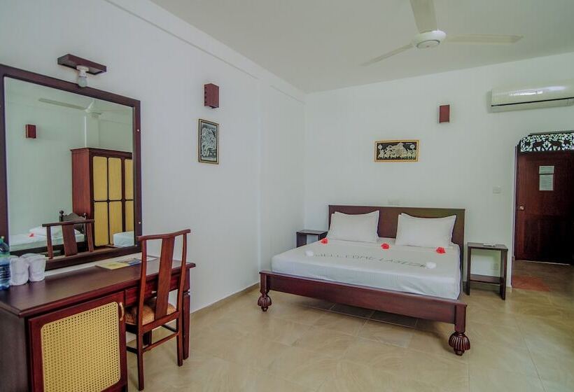 Номер Стандарт Трехместный, Lagoon Bentota Resort