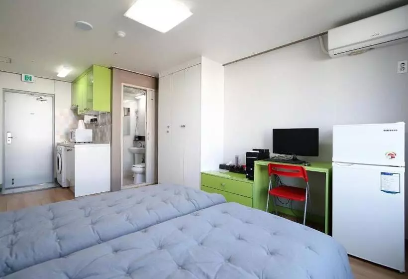 Standard-huone, Sb House