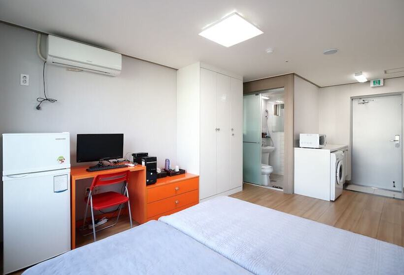 スタンダードルーム, Sb House