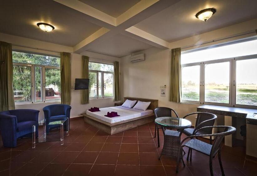 شقة عائلية, Villa Vedici