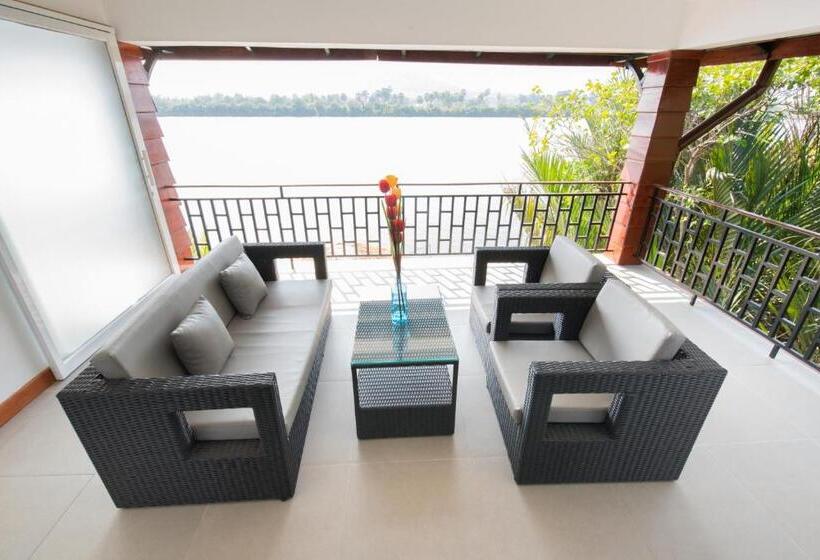 جناح مطل على البحر, Villa Vedici