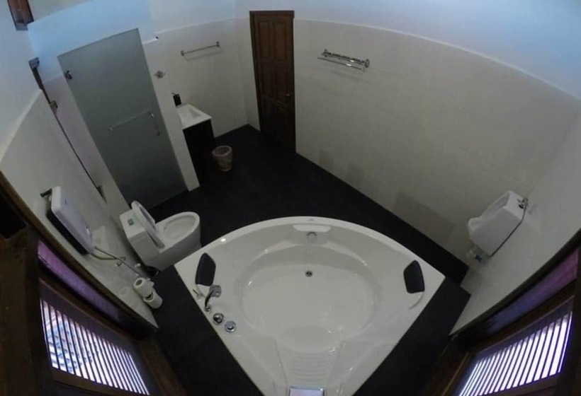 جناح عائلي, Villa Vedici