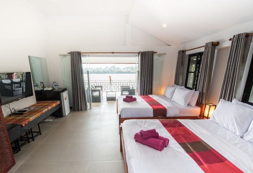 جناح مطل على البحر, Villa Vedici