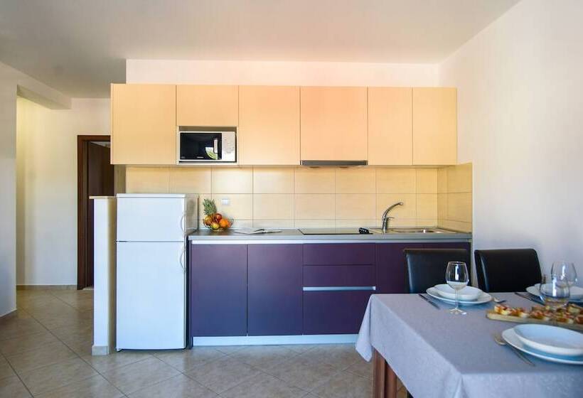 Люкс Комфорт, California Apartments