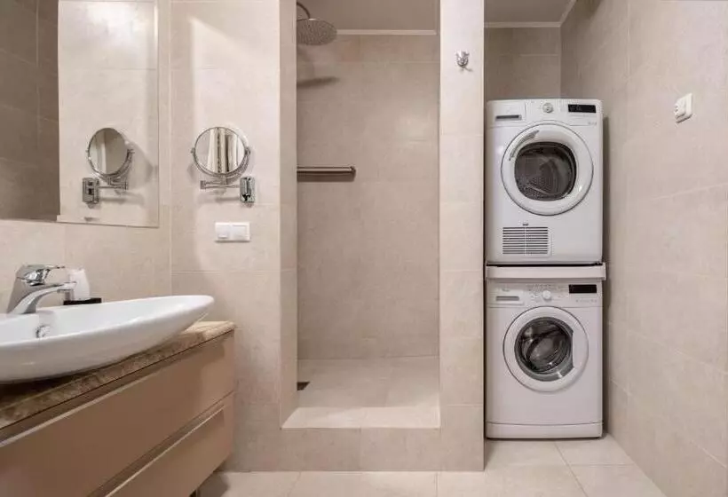 استودیوی استاندارد, Apartments City
