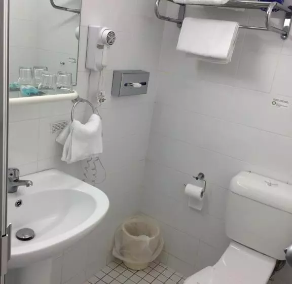 ファミリールーム, Edgecliff Lodge Motel