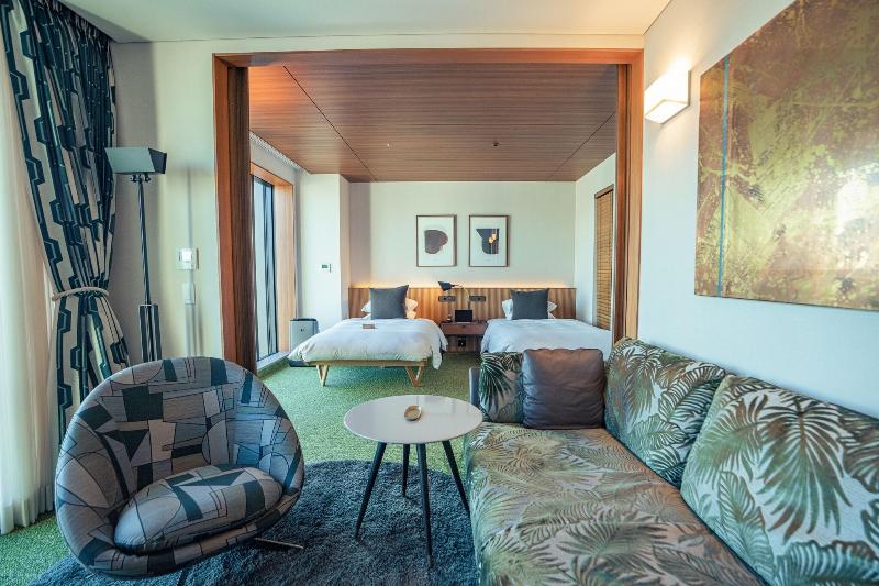 חדר משפחתי, Edgecliff Lodge Motel