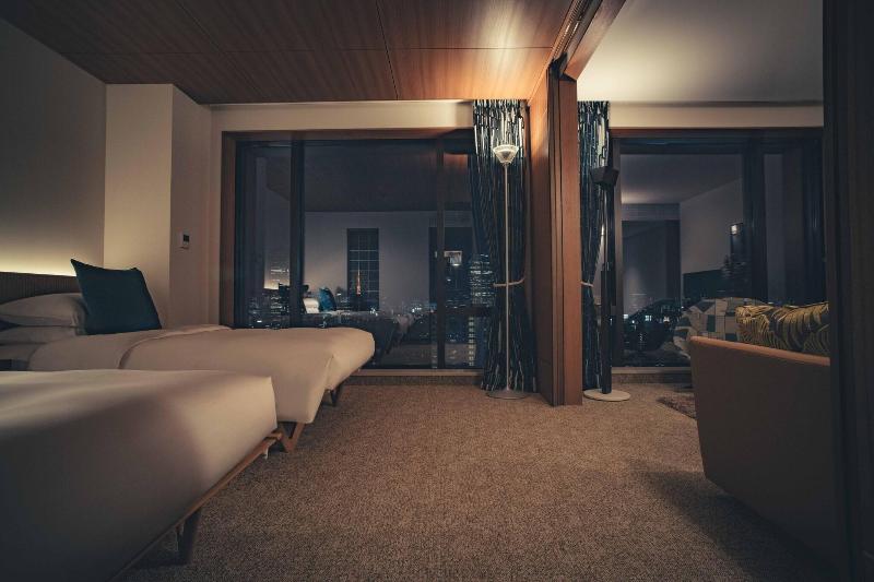 חדר משפחתי, Edgecliff Lodge Motel