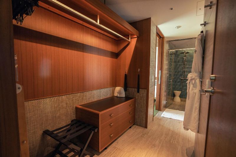 패밀리 룸, Edgecliff Lodge Motel