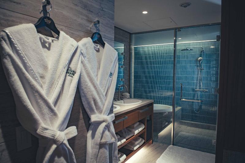 חדר משפחתי, Edgecliff Lodge Motel