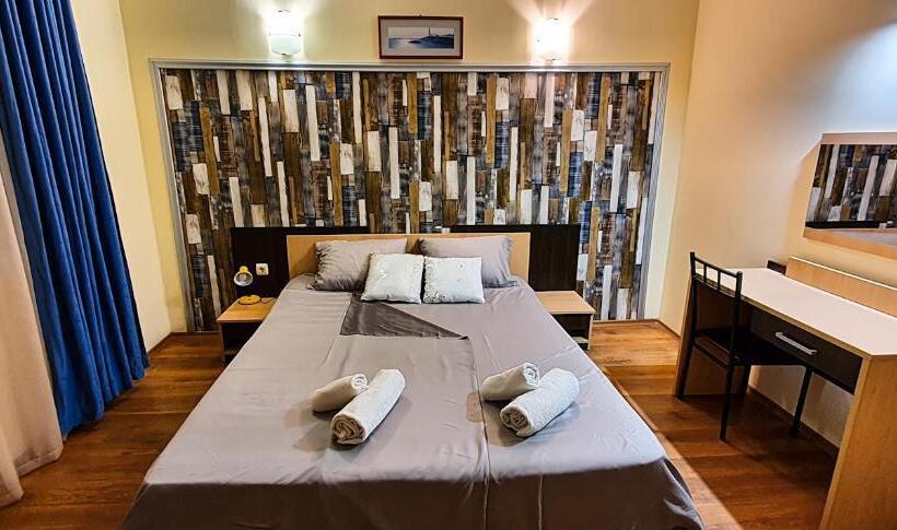 Quarto Estandar, Favorit Apart