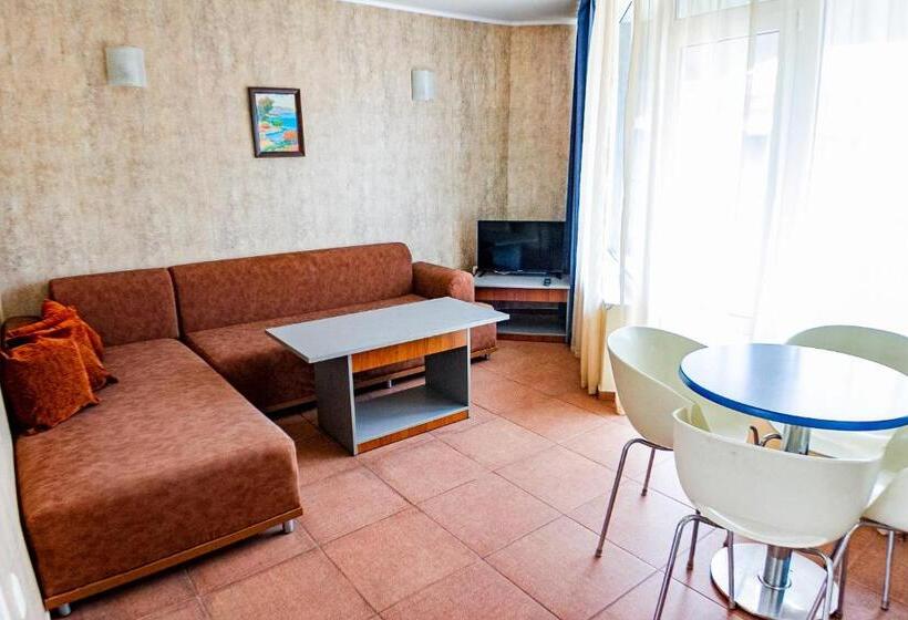 דירת חדר, Favorit Apart