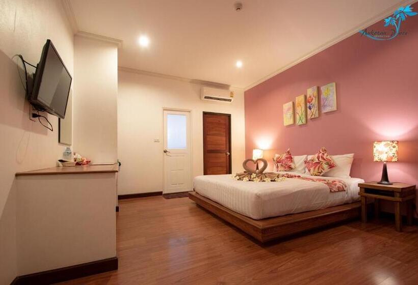 Номер Superior, Aukotan Place