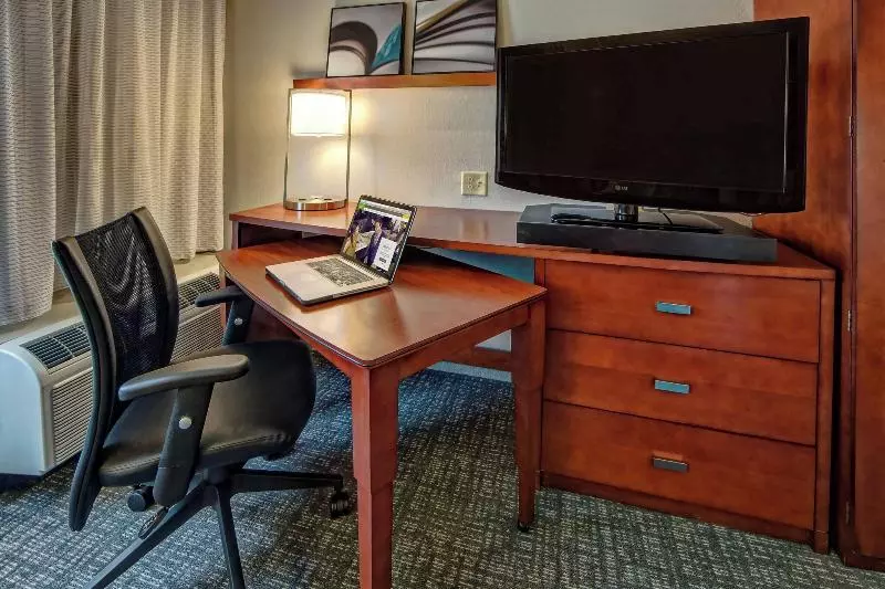 キングサイズベッドのスイートルーム, Courtyard By Marriott Memphis Southaven