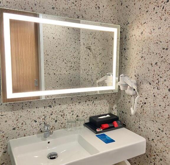 Номер Deluxe, Grand Zuri Malioboro