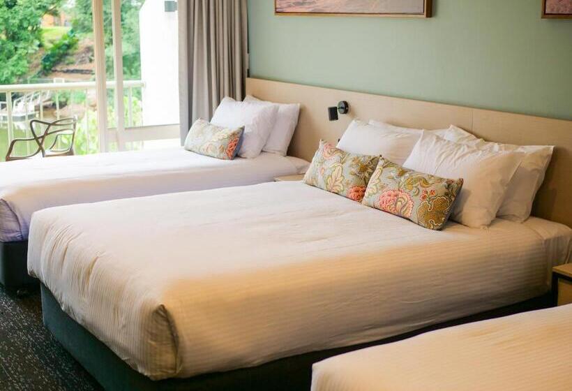 家庭工作室, Nightcap At Hinterland Hotel Nerang