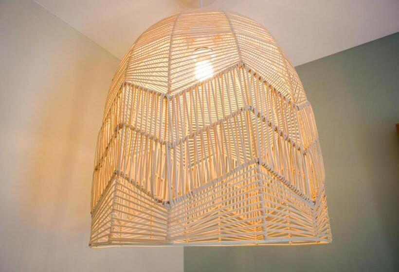 标准工作室, Nightcap At Hinterland Hotel Nerang