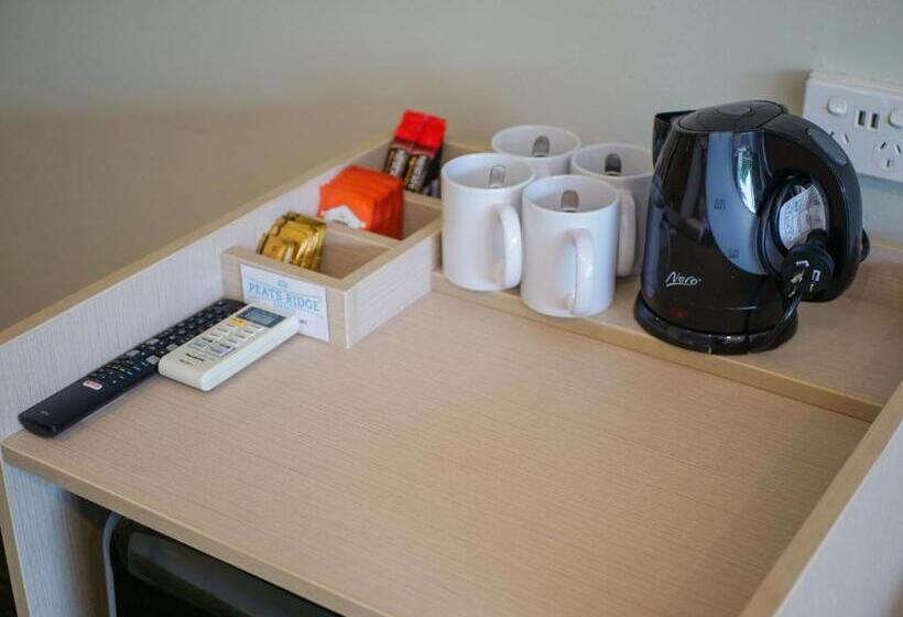 标准工作室, Nightcap At Hinterland Hotel Nerang