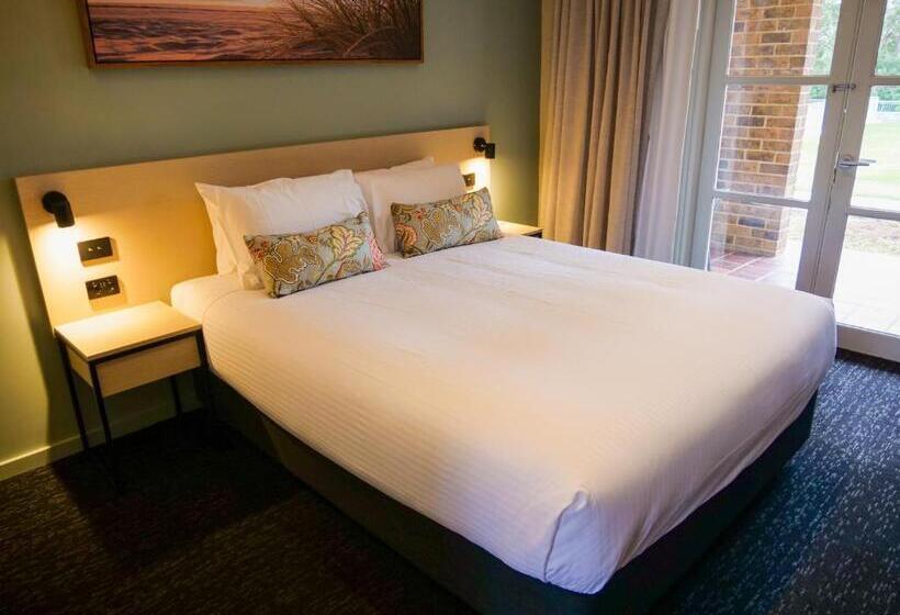 标准工作室, Nightcap At Hinterland Hotel Nerang