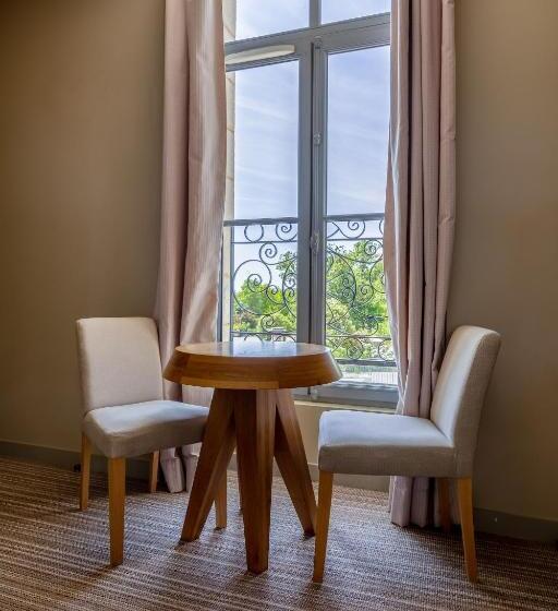 اتاق پرستیژ, Et Spa Du Chateau