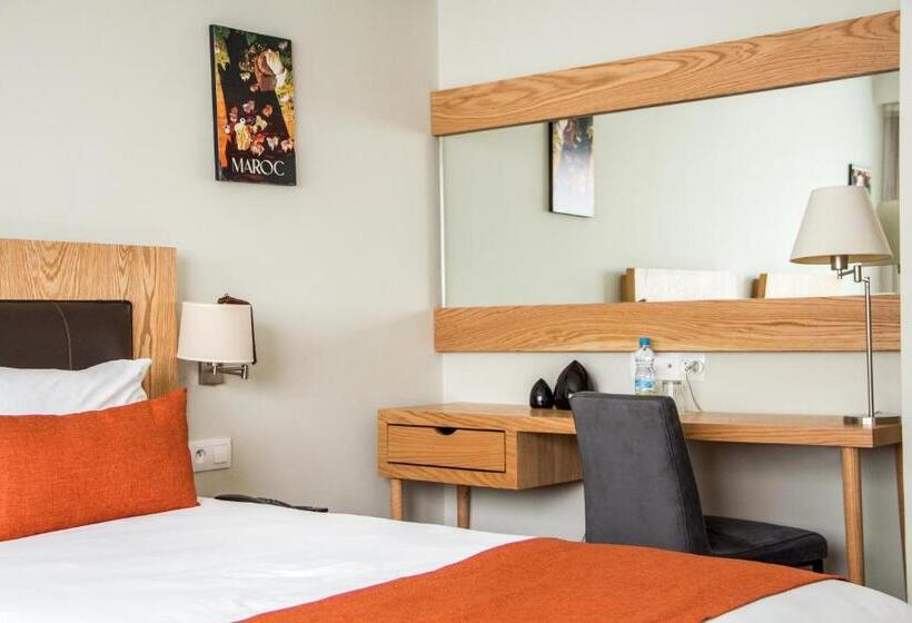 اتاق کلاس بیزنس, Le Pietri Urban