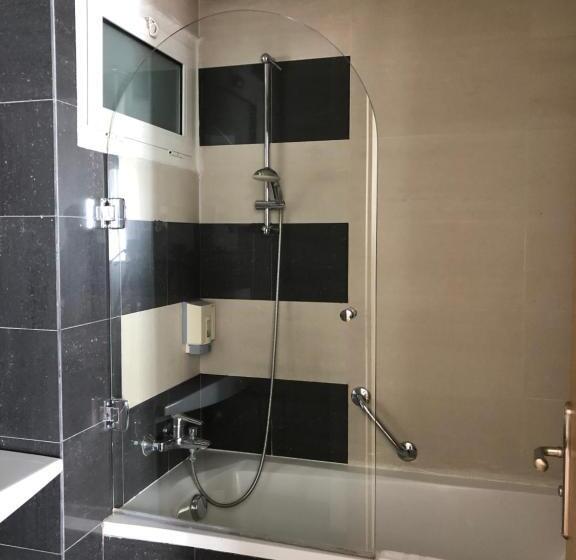 اتاق کلاس بیزنس, Le Pietri Urban