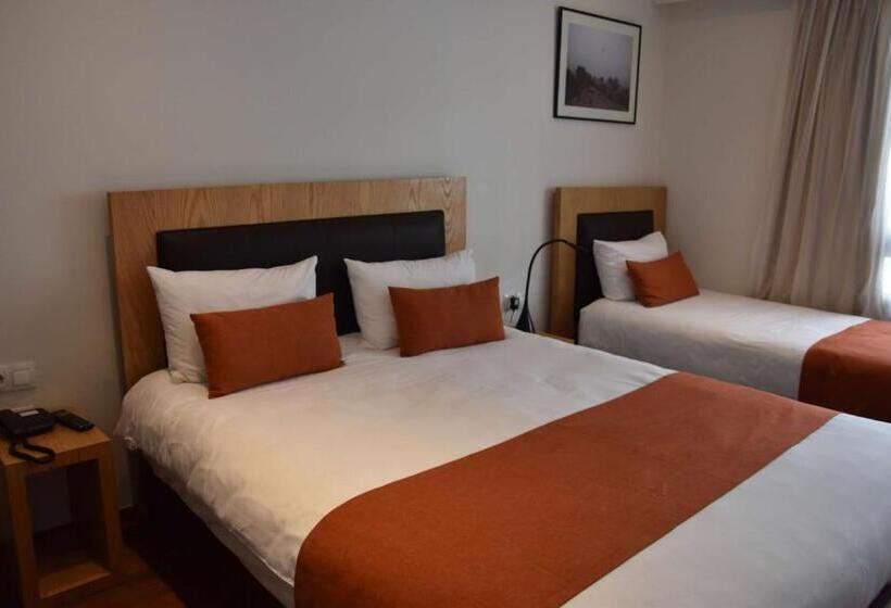 اتاق استاندارد سه نفره, Le Pietri Urban