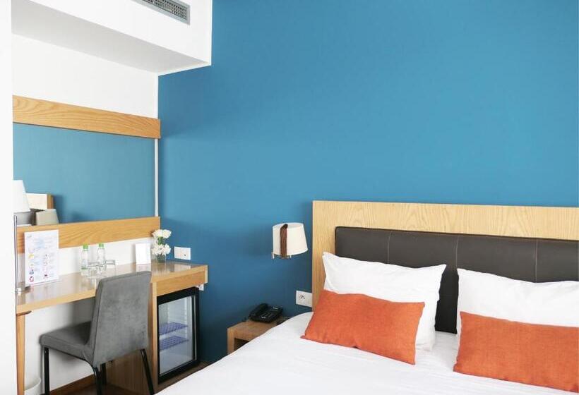 اتاق استاندارد سه نفره, Le Pietri Urban