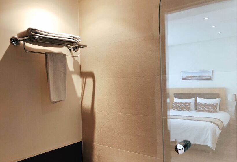 اتاق کلاس بیزنس, Le Pietri Urban