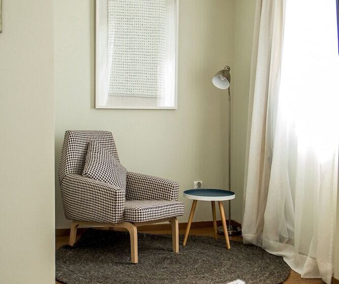 اتاق کلاس بیزنس, Le Pietri Urban