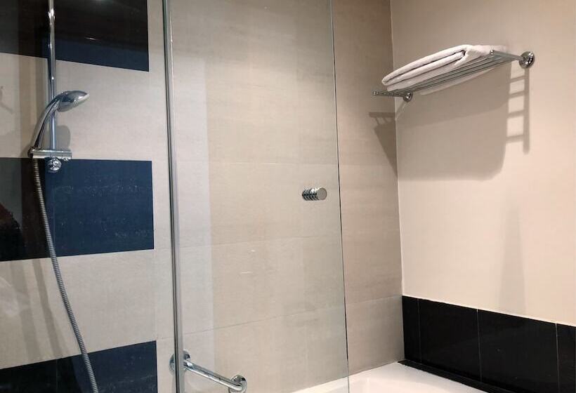 اتاق استاندارد سه نفره, Le Pietri Urban