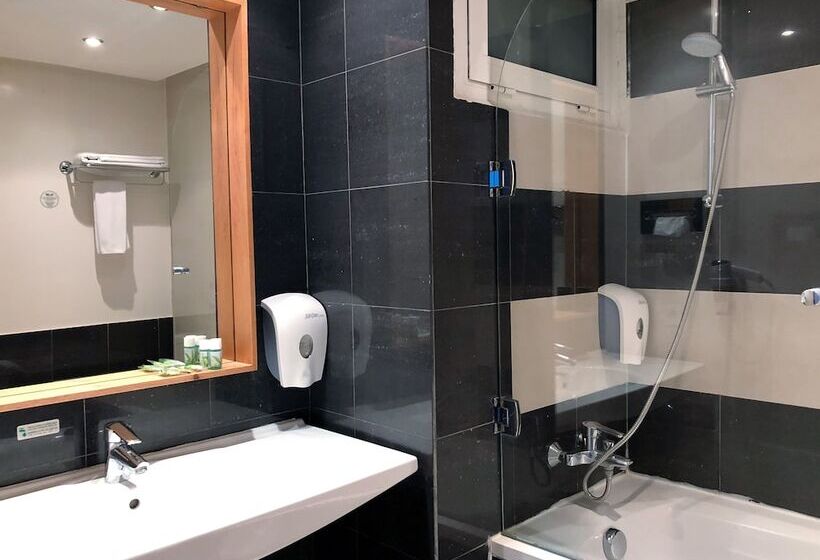 اتاق استاندارد سه نفره, Le Pietri Urban