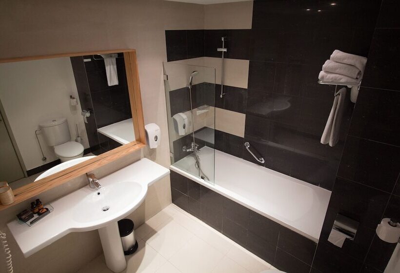 اتاق استاندارد سه نفره, Le Pietri Urban