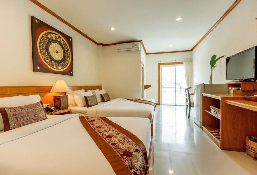 수피리어 트리플 룸, Loei Village