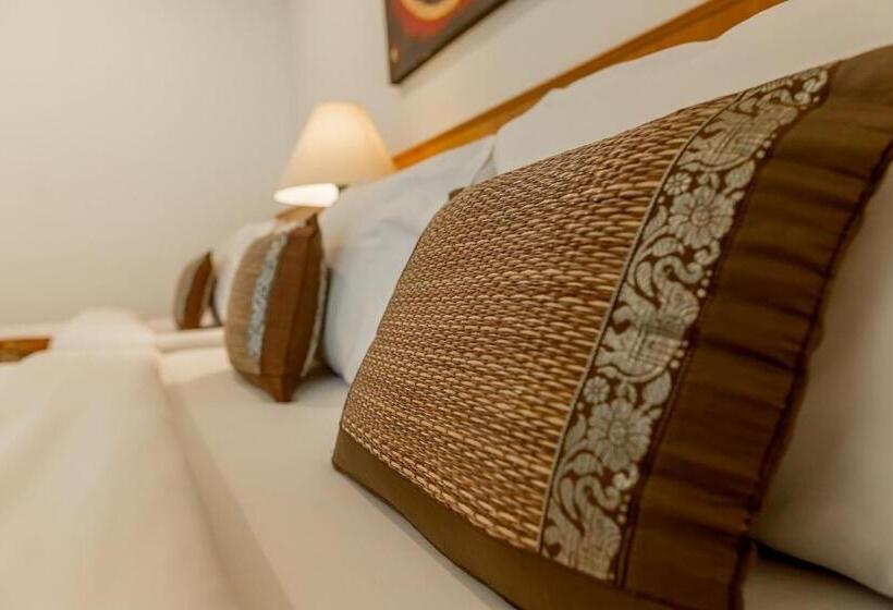 수피리어 트리플 룸, Loei Village