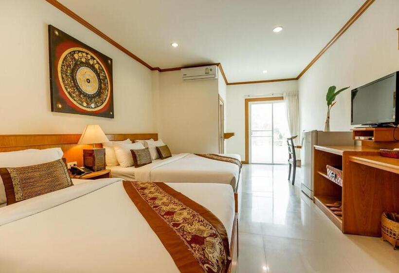 수피리어 트리플 룸, Loei Village