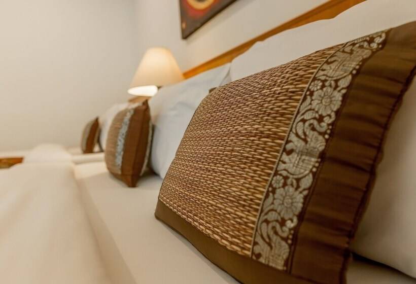 수피리어 트리플 룸, Loei Village