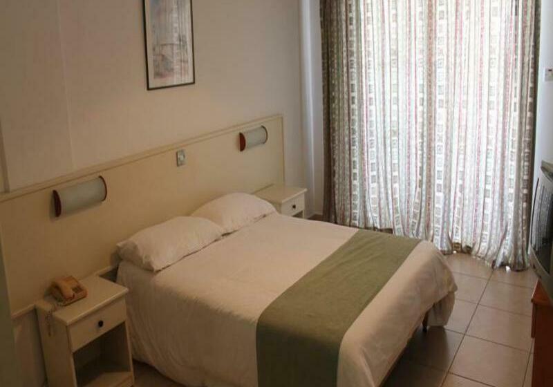 Номер Стандарт, Mayfair Gardens